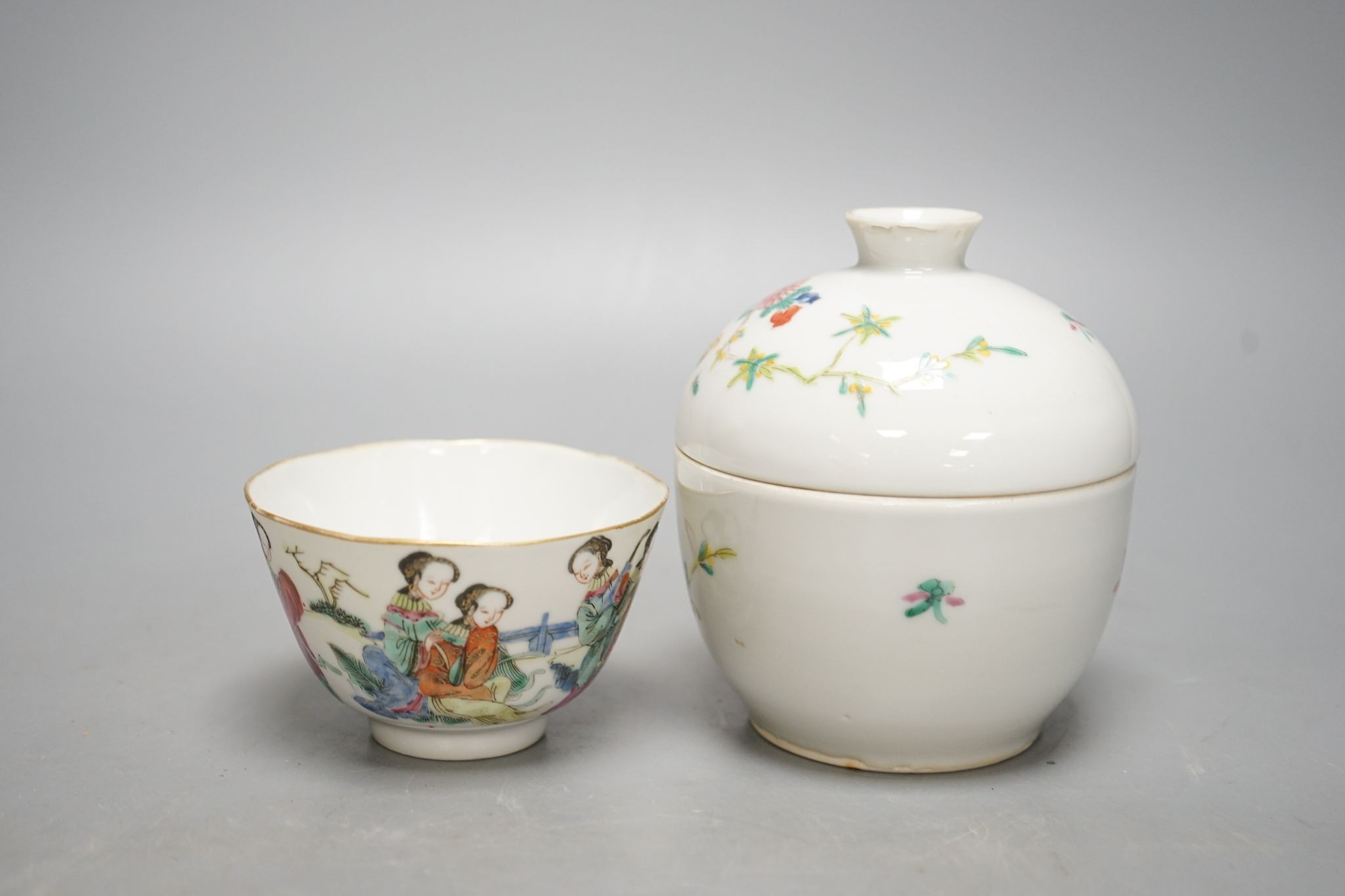 A Chinese famille rose chupu and a bowl, late 19th century, and a cloisonne parasol handle, 23cm long